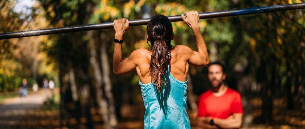 New Yorkers keep encountering women doing pull-ups everywhere, what’s going on?