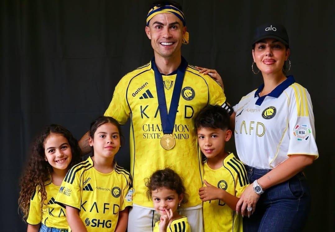 Georgina Rodriguez’s outfit steals the spotlight during Cristiano Ronaldo’s Saudi Pro League title celebration