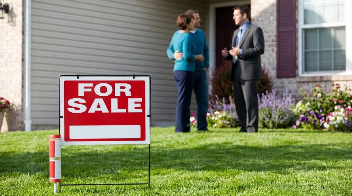 US home sellers are cutting prices and throwing in perks but buyers still aren’t rushing in