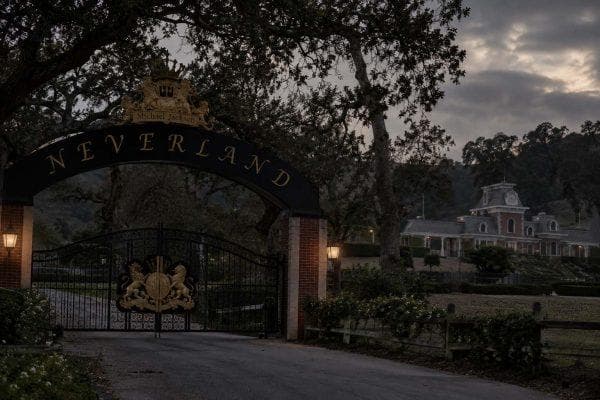 Michael Jackson’s Neverland has sat abandoned for years and looks like this today