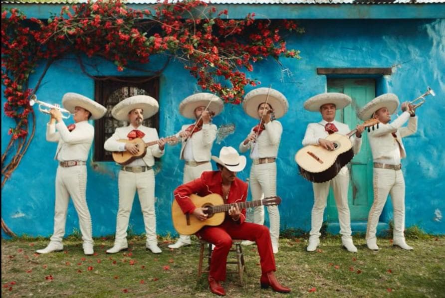 “Risk It All”: Bruno Mars’ new wedding ballad where Mexican essence shines