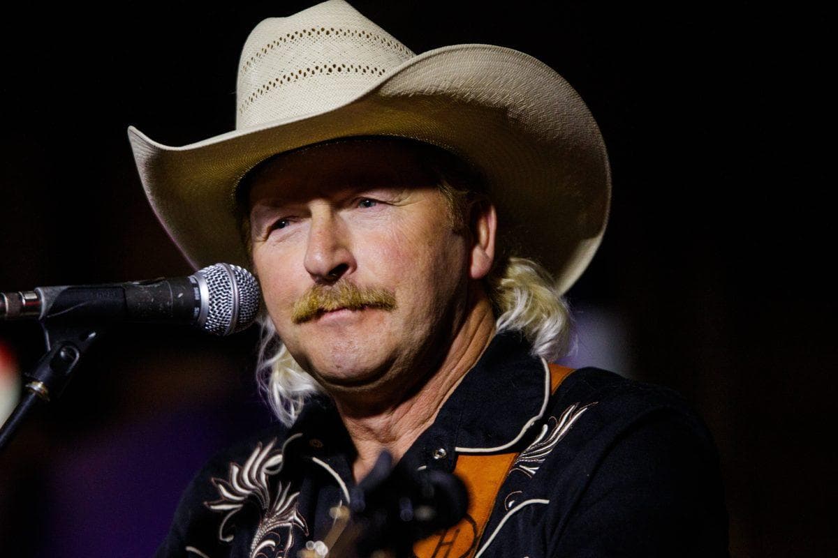 Alan Jackson retires with a mega fortune and leaves country music heartbroken