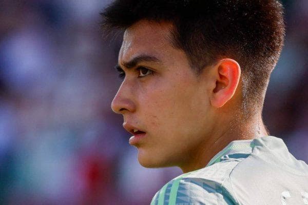 Gilberto Mora gets one final vote of confidence from Mexican soccer when he may need it most