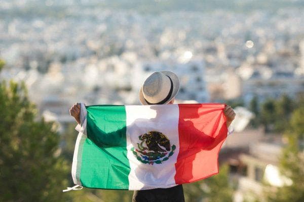 Mexican Independence Day takes over Texas and Los Angeles with El Grito