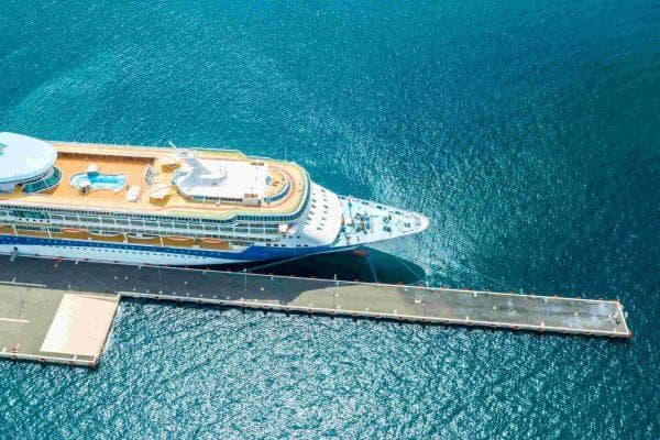 Cruise passengers packed for tropical beaches but ended up reaching for winter coats in Canada