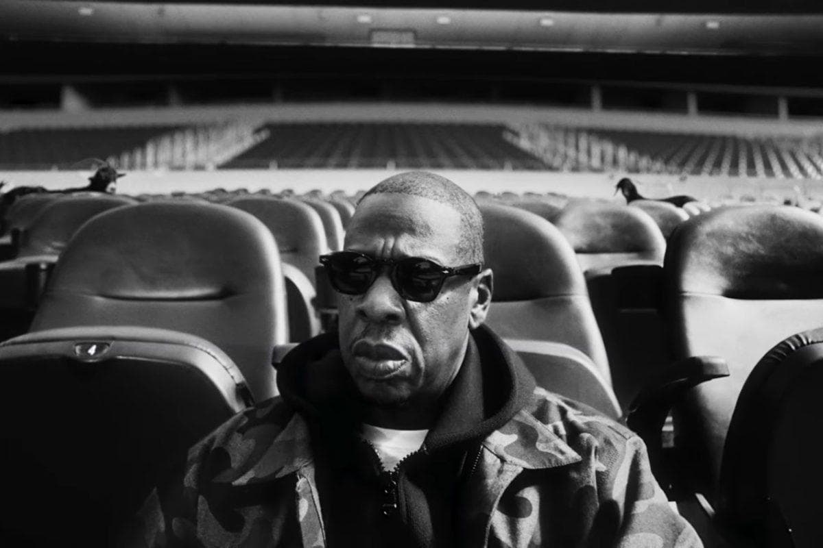 Who will perform at the 2027 Super Bowl halftime show with Jay-Z?